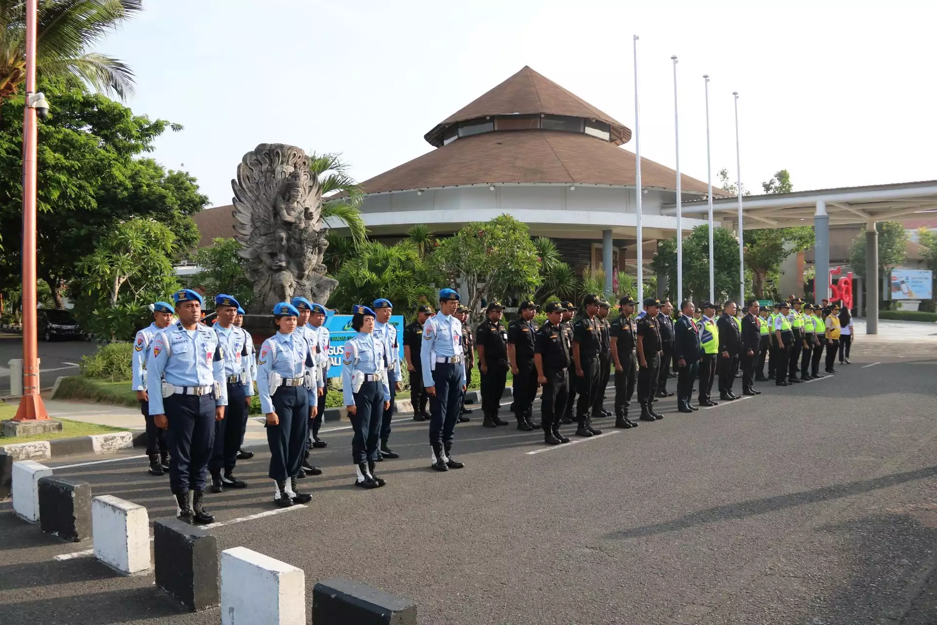 Lanud I Gusti Ngurah Rai Hadiri Apel Penutupan Posko Terpadu Angkutan